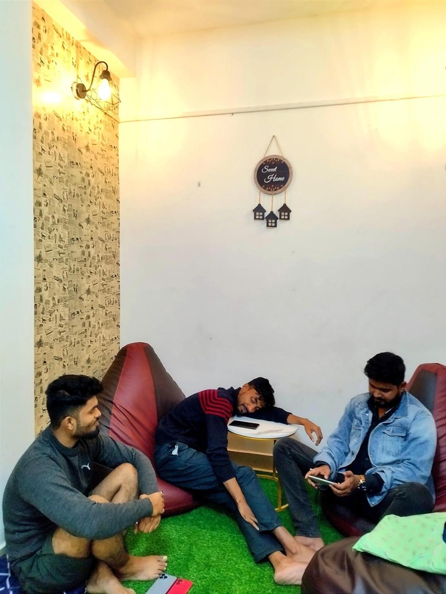 Nomad'S Nest Backpackers Hostel Guwahati Eksteriør billede