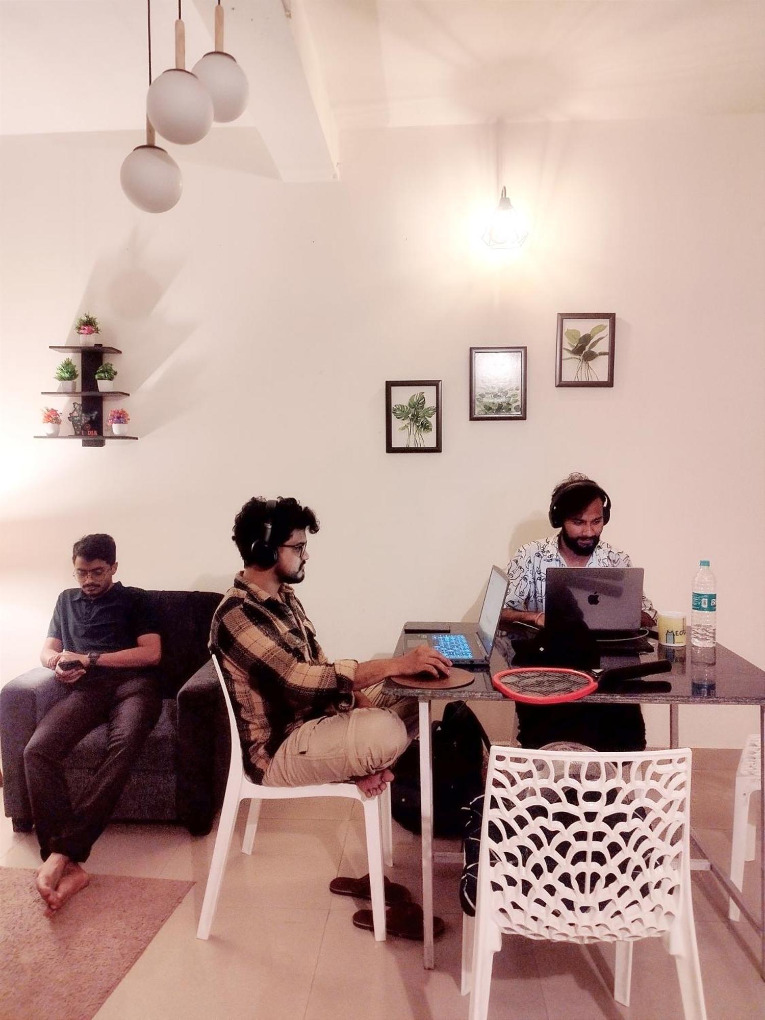 Nomad'S Nest Backpackers Hostel Guwahati Eksteriør billede
